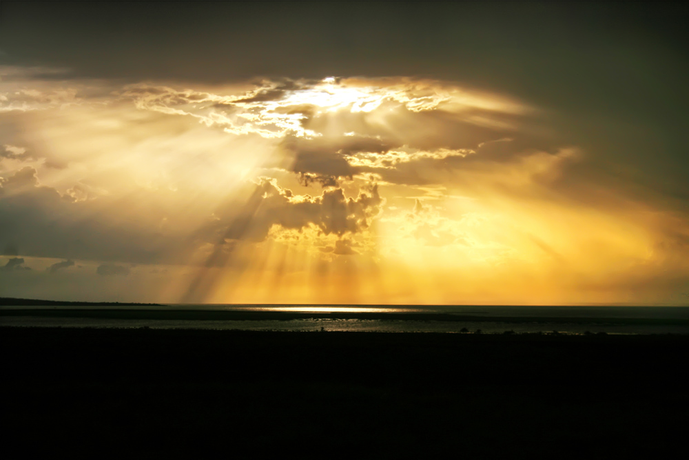 turkana eclipse_gold rays
