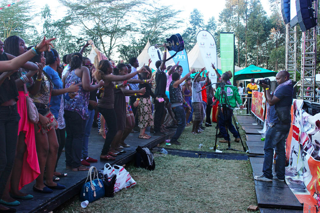 Blankets&Wine 50_Crowd