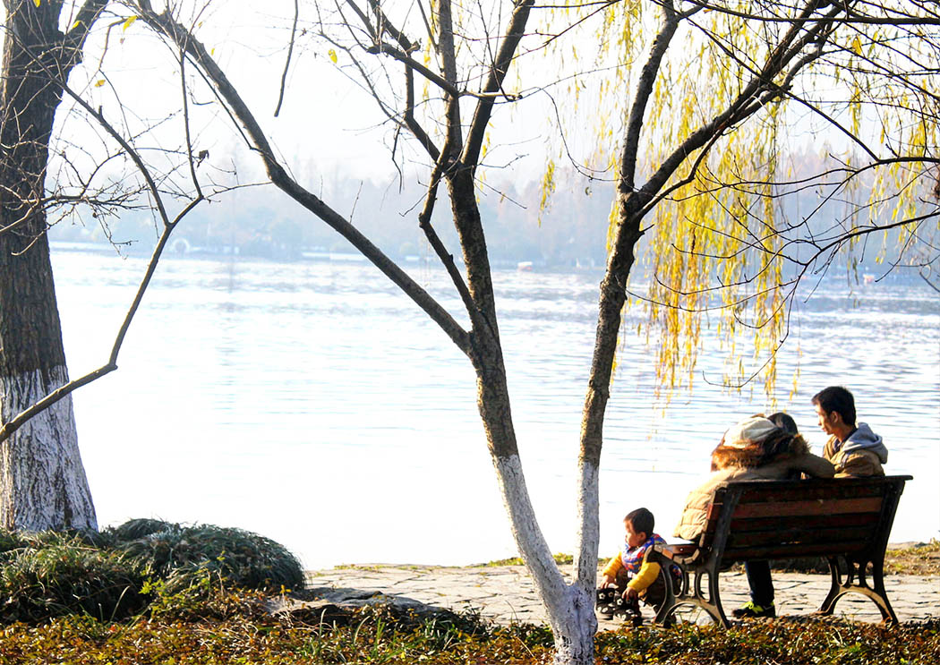 Hangzhou_People in the park 2