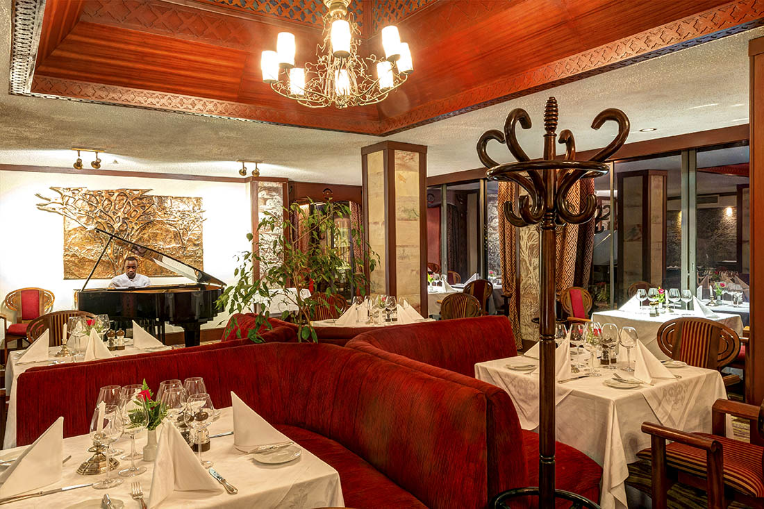 Nairobi Serena Hotel_Mandhari restaurant 3