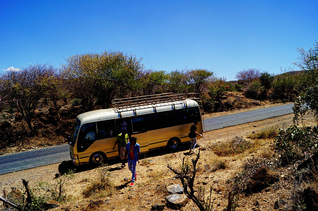Lake Magadi_Raod3