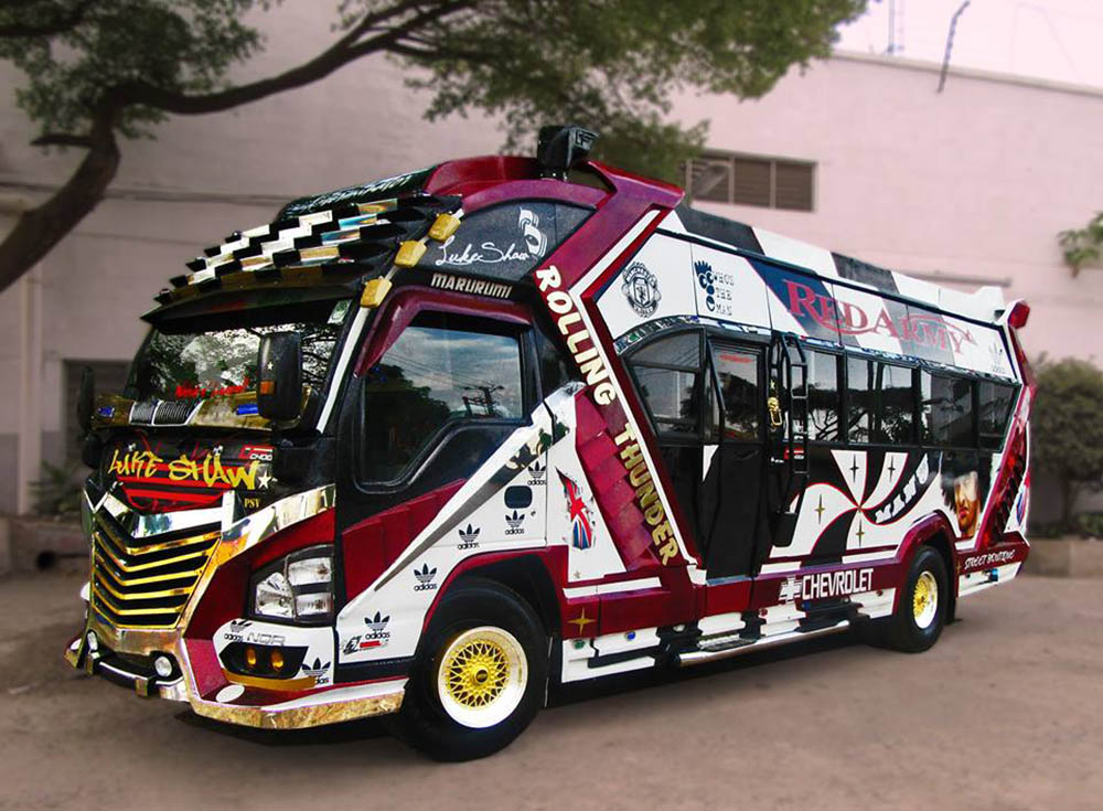 Matatus_Red Army