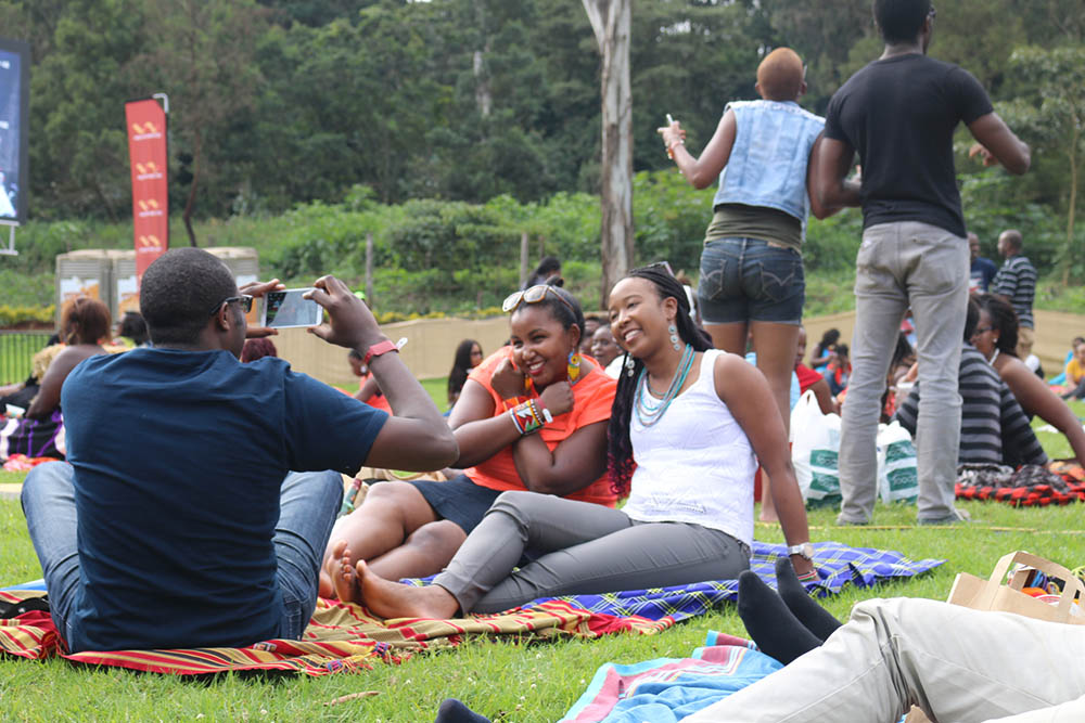 Blankets and Wine July 2016_Crowd3