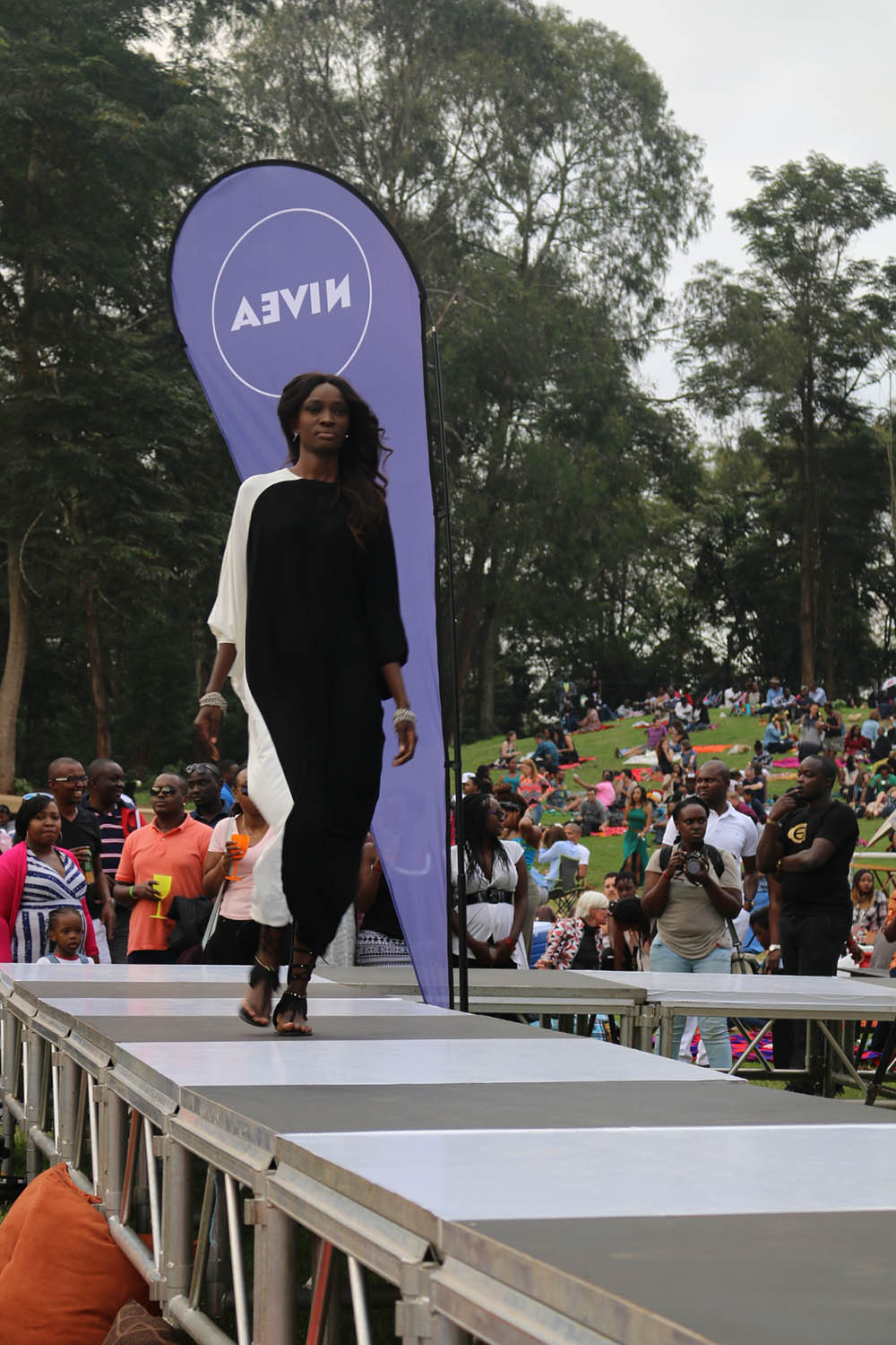 Blankets and Wine July 2016_Fashion show1