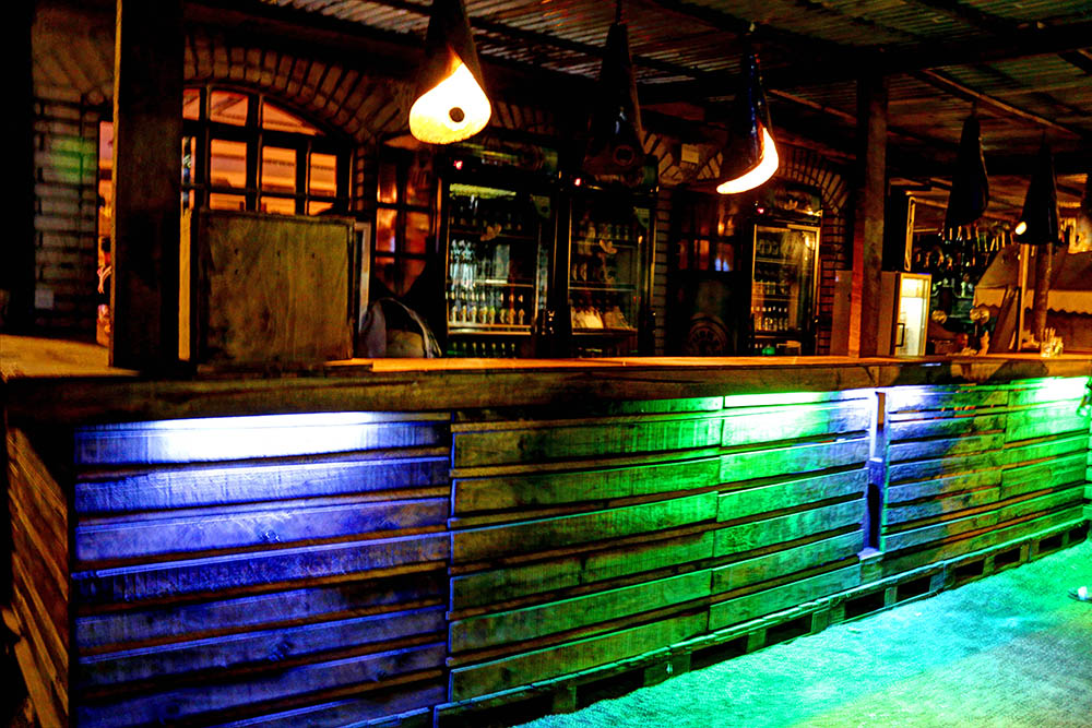 The Juniper Kitchen_Outdorr Bar1