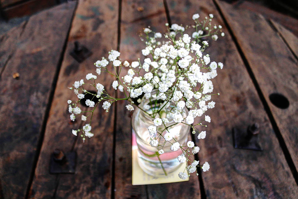 The Juniper Kitchen_flower centerpiece