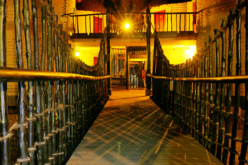 sarova-salt-lick-game-lodge_walkway